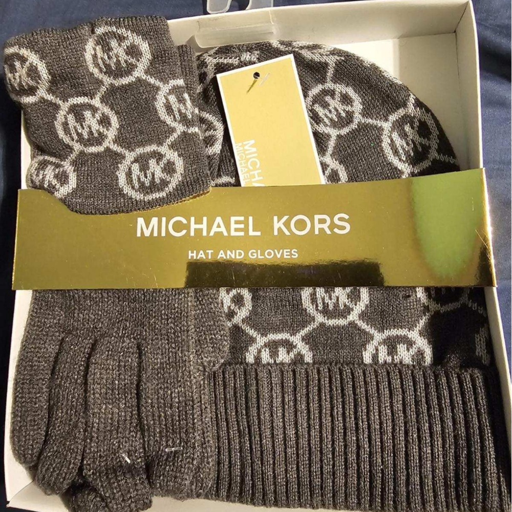 Michael Kors Charcoal and Cream Knit Set